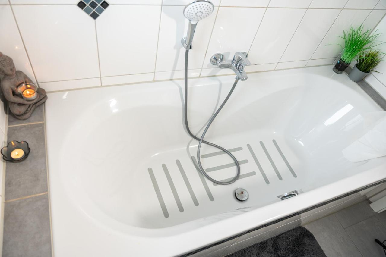 #1 Modernes Zimmer Mit Pool Und Garten メミンゲン エクステリア 写真